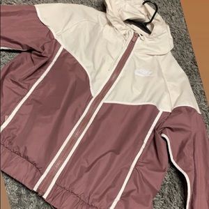 Brand new nike wind breaker